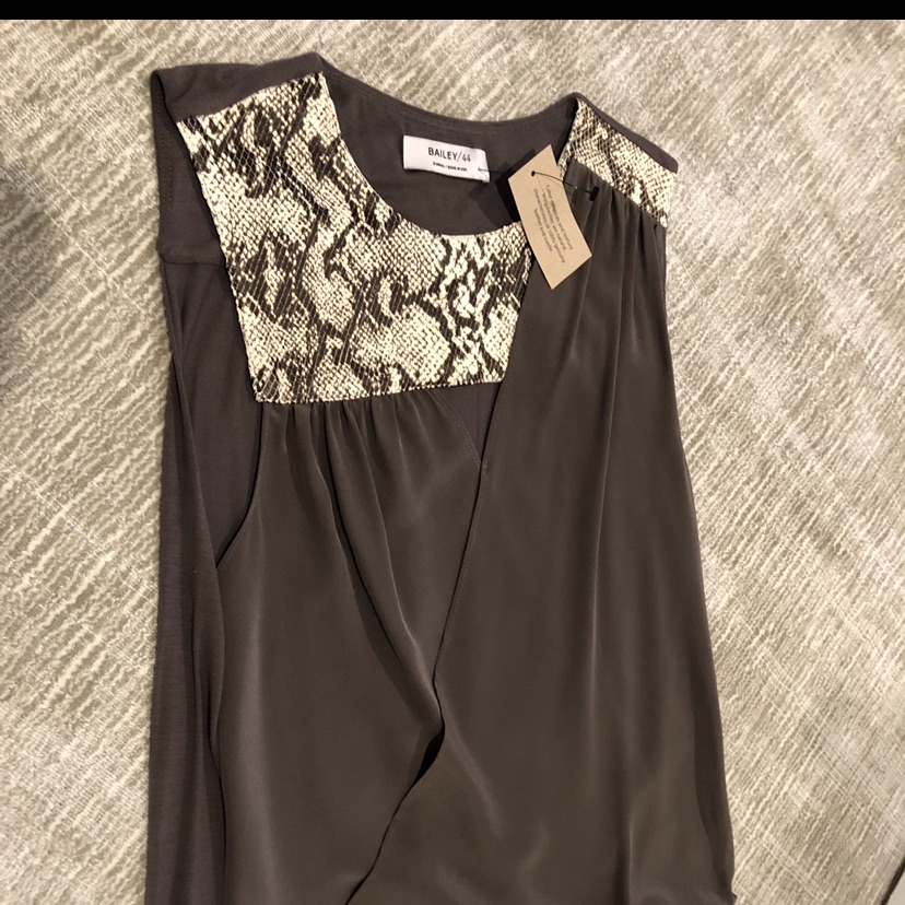 Bailey 44 Brand New Size X Small Top